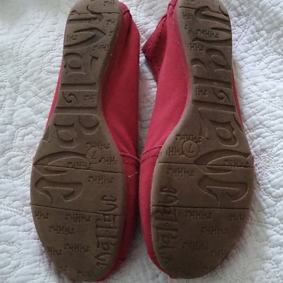 Red canvas flats - Picture 3 of 3